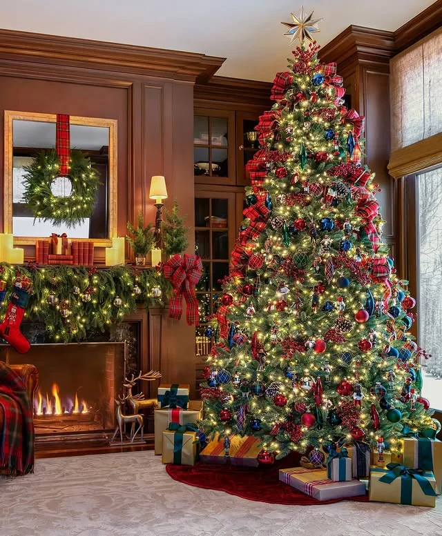 Christmas tree with red plaid bows, nutcracker ornaments and pinecones